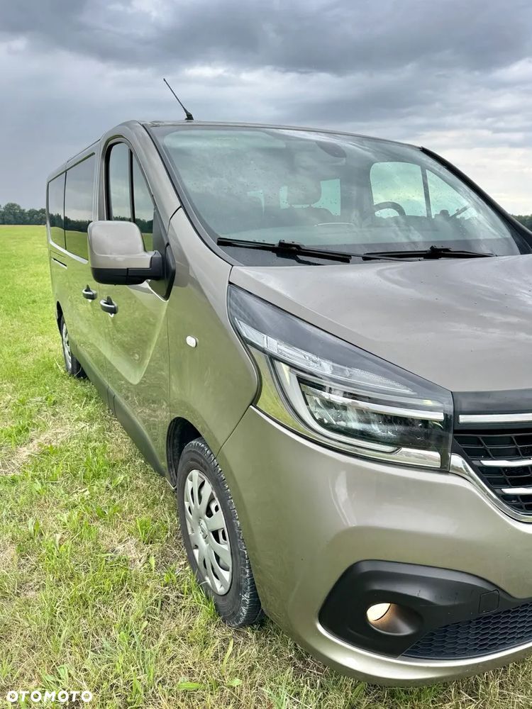 Renault Trafic 2.0 dCi - 11