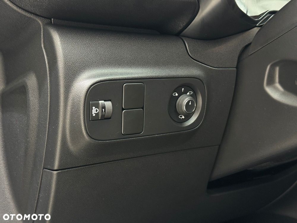 Citroën C3 1.2 PureTech Shine EAT6 - 21