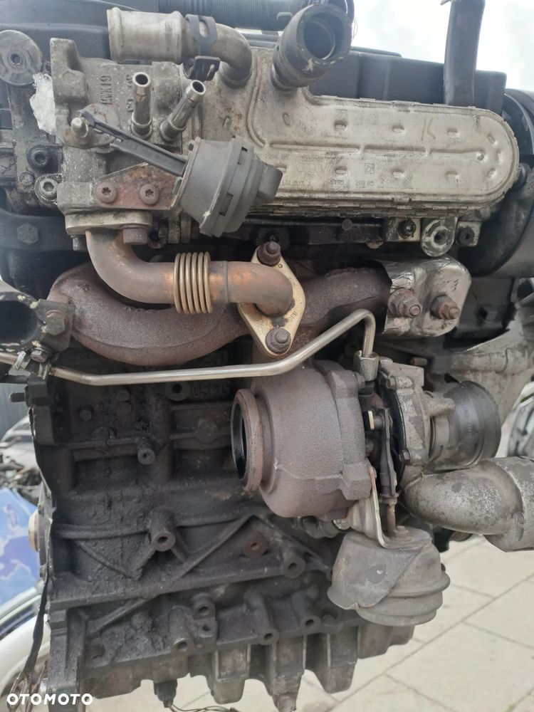 Volkswagen Passat B6 2.0 TDi 16V 140KM silnik kod BKP - 7