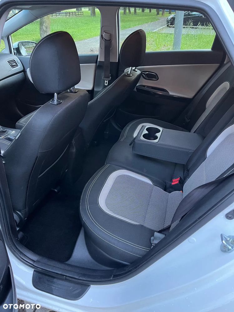 Kia Ceed 1.6 GDI L Business Line - 18