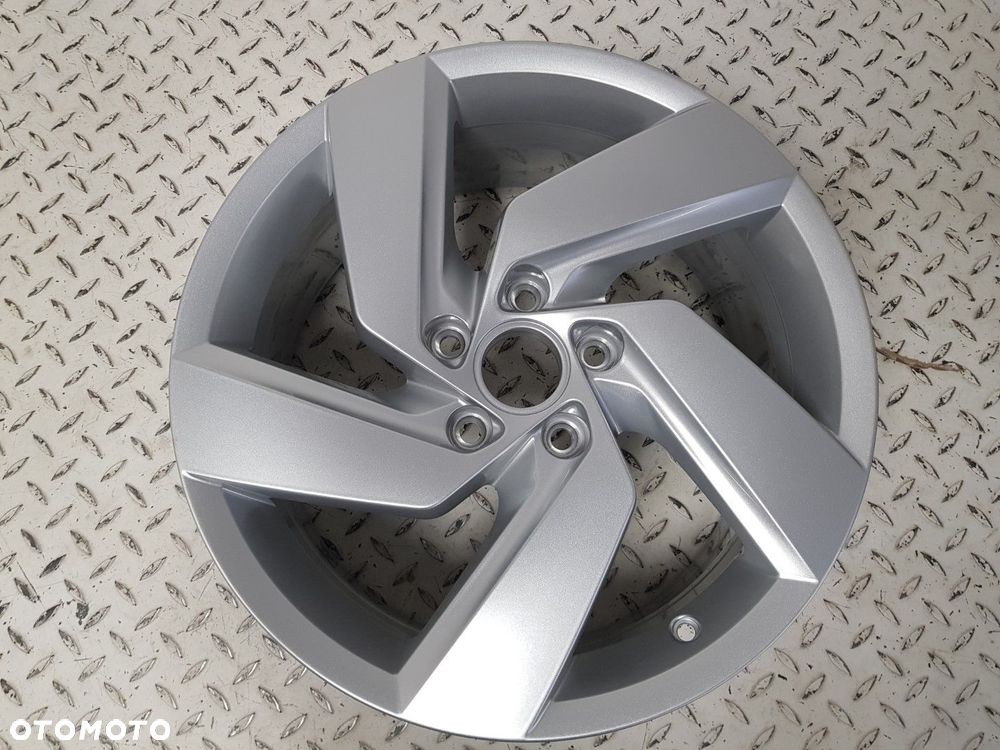 NOWA ORYGINALNA FELGA ALUMINIOWA ALUFELGA VW GOLF VIII 8 5H0  17 x 7,5j  5x112 ET51 5H0601025E - 2