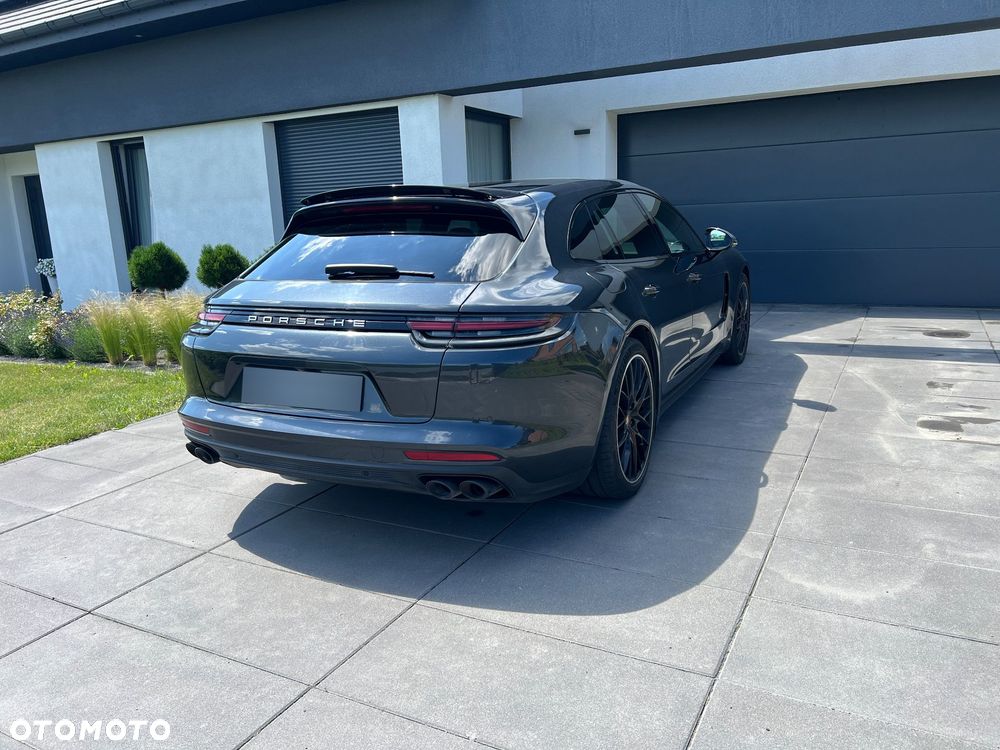 Porsche Panamera 4 Platinum Edition - 3