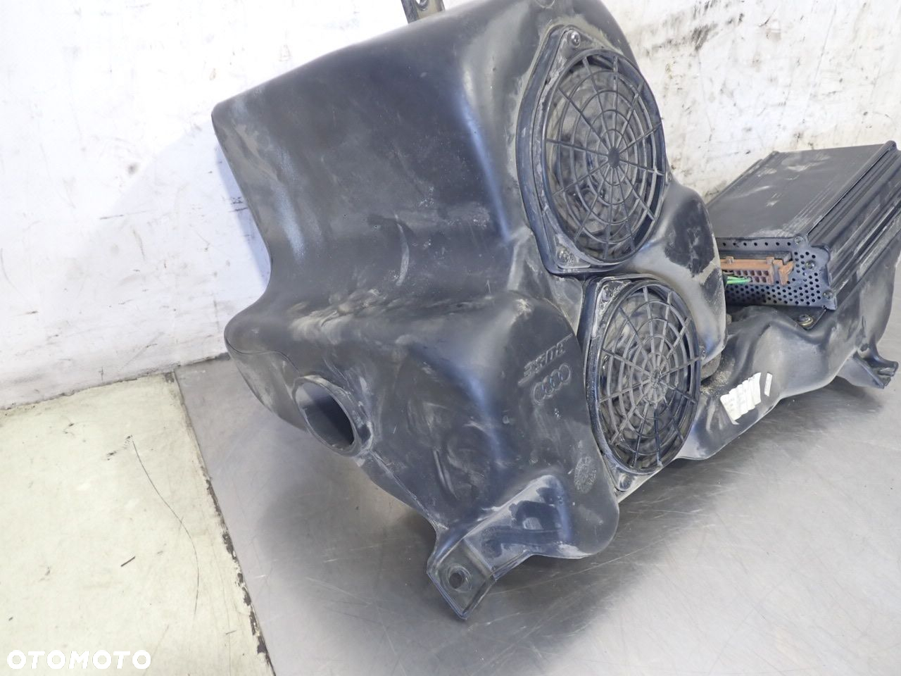 SUBWOOFER WZMACNIACZ AUDI A6 C5 2.5 4B5035382A - 4