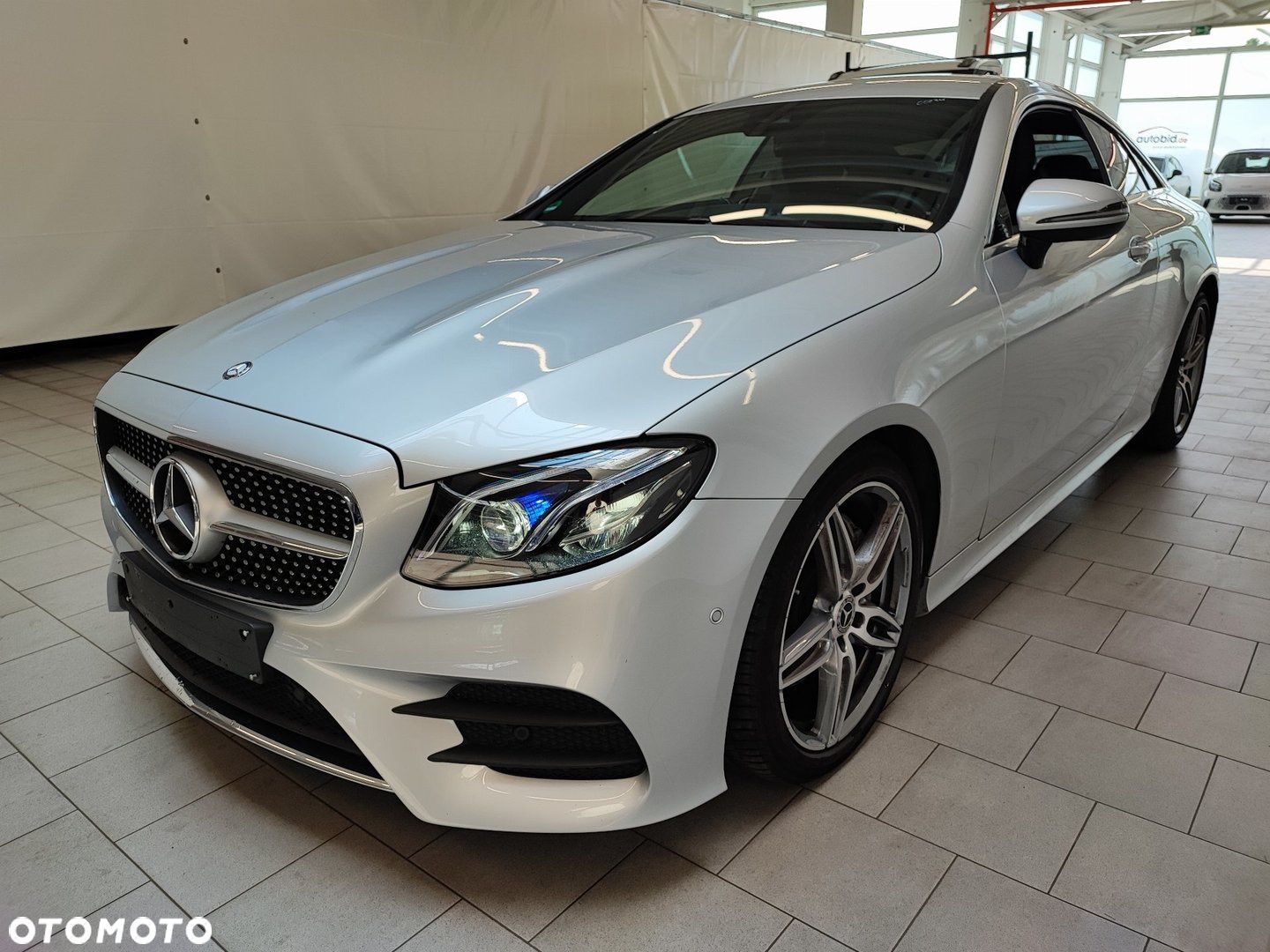 Mercedes-Benz Klasa E 200 4Matic Coupe 9G-TRONIC AMG Line - 1
