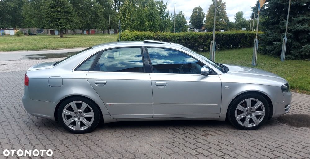 Audi A4 Limousine - 4