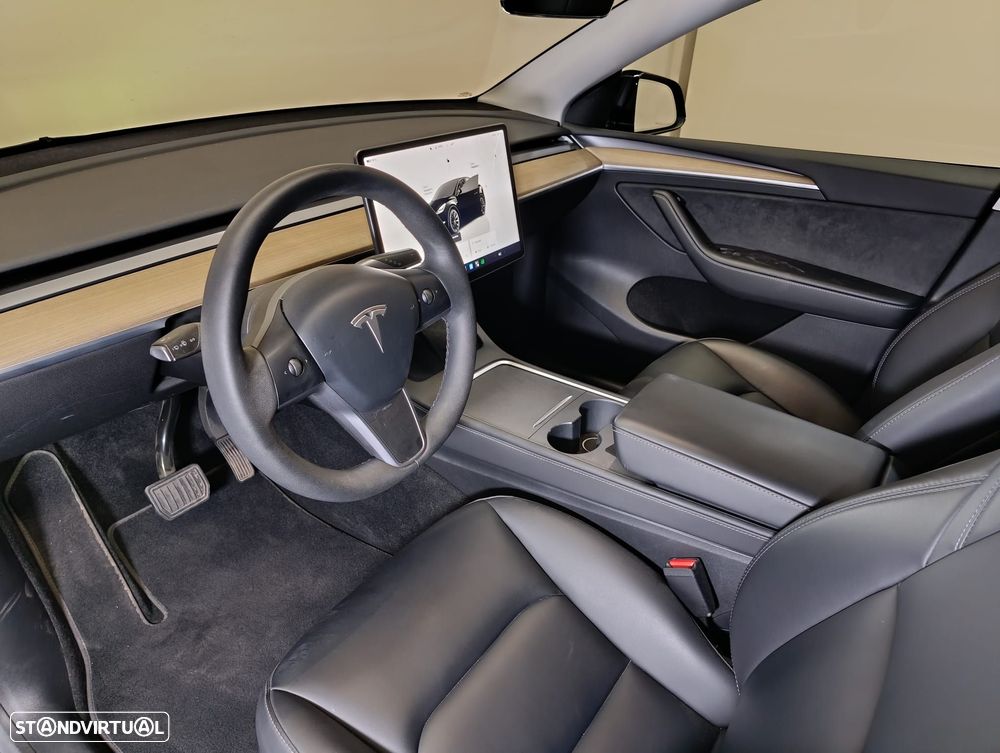 Tesla Model Y RWD - 11