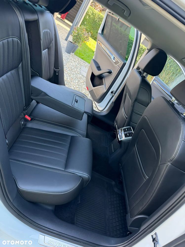 Skoda Superb 2.0 TDI SCR 4x4 L&K DSG - 23