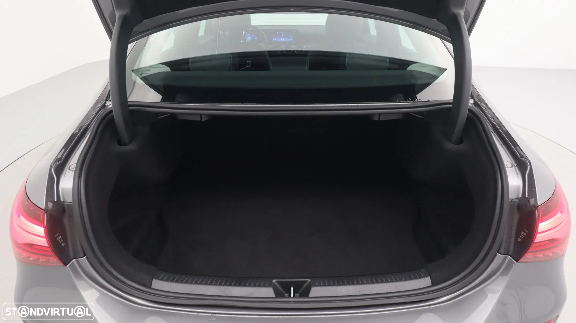 Mercedes-Benz A 250 Limousine e - 25