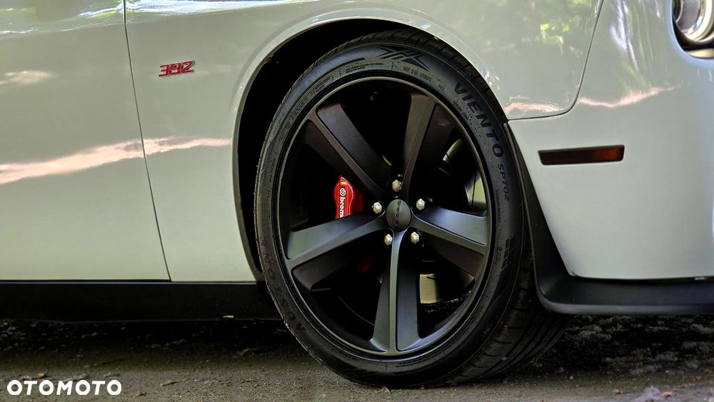 Dodge Challenger - 8