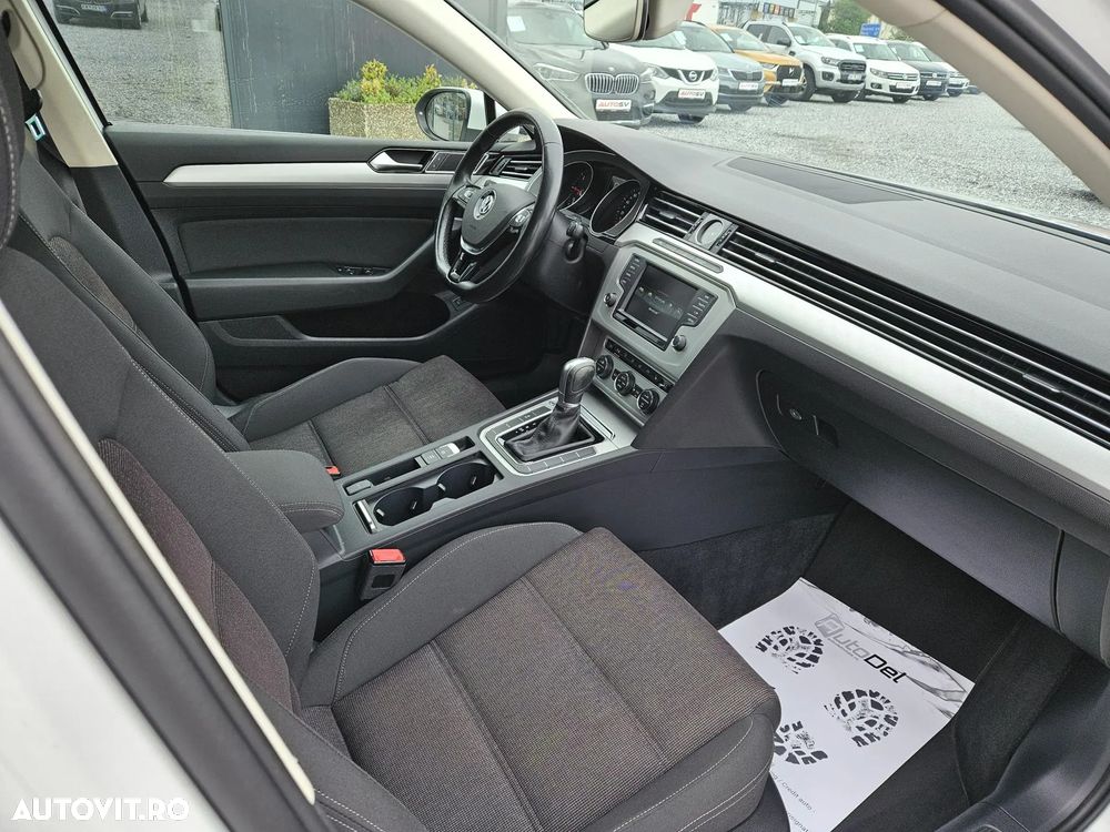 Volkswagen Passat 2.0 TDI DSG Comfortline - 18