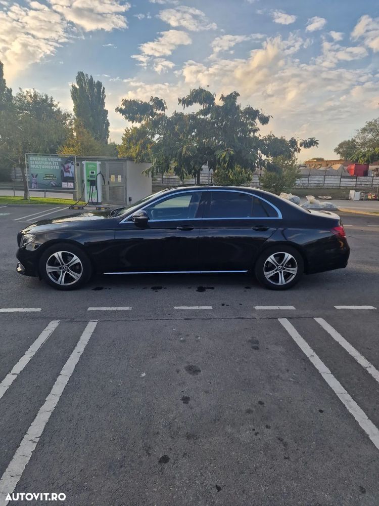 Mercedes-Benz E 220 d T 9G-TRONIC - 1