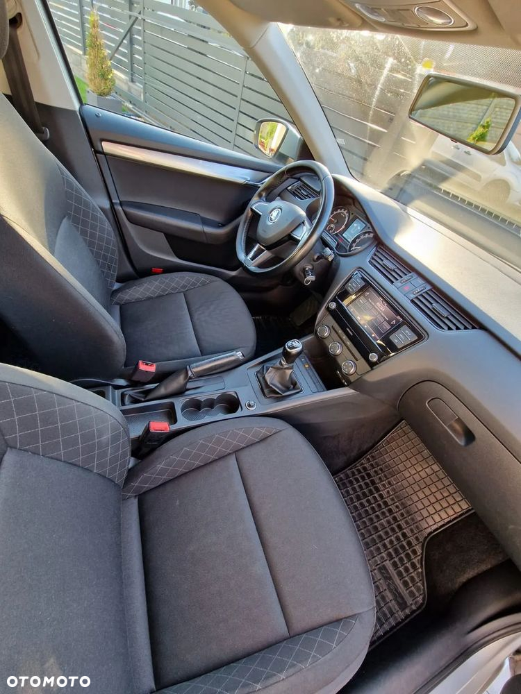 Skoda Octavia 1.6 TDI SCR Active - 8