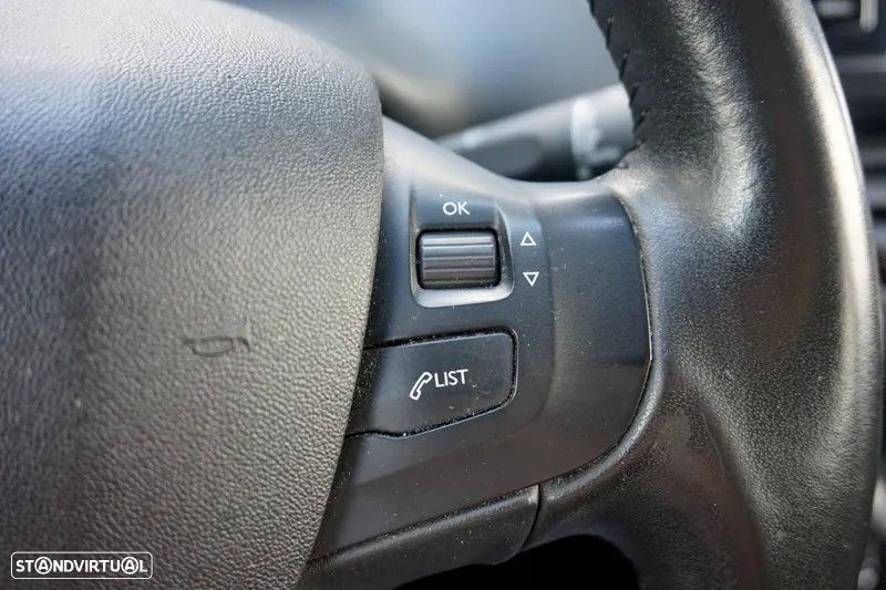 Peugeot 208 1.5 BlueHDi Signature - 15