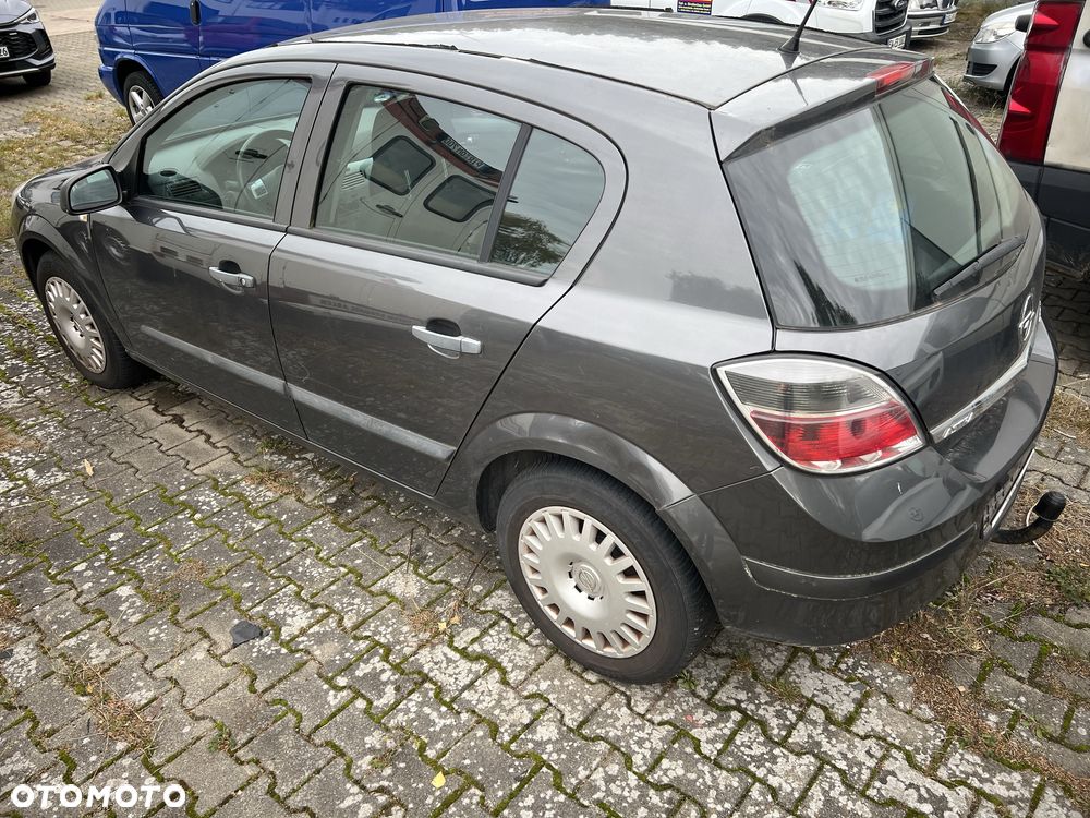 Opel Astra 2009 photo 3