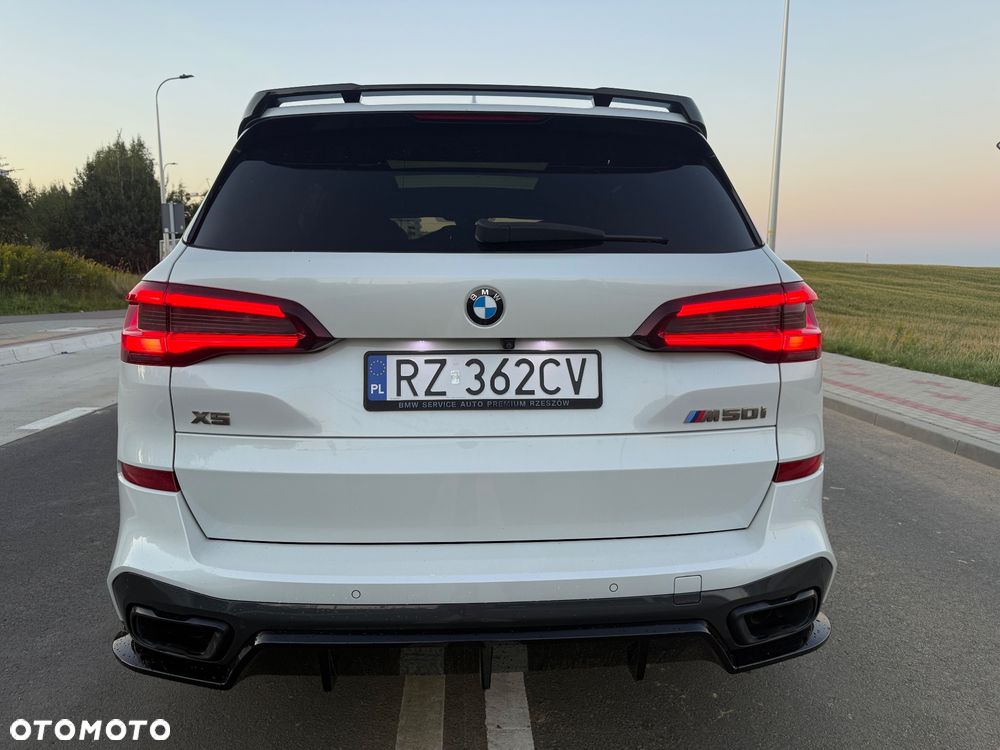 BMW X5 M M50i - 17