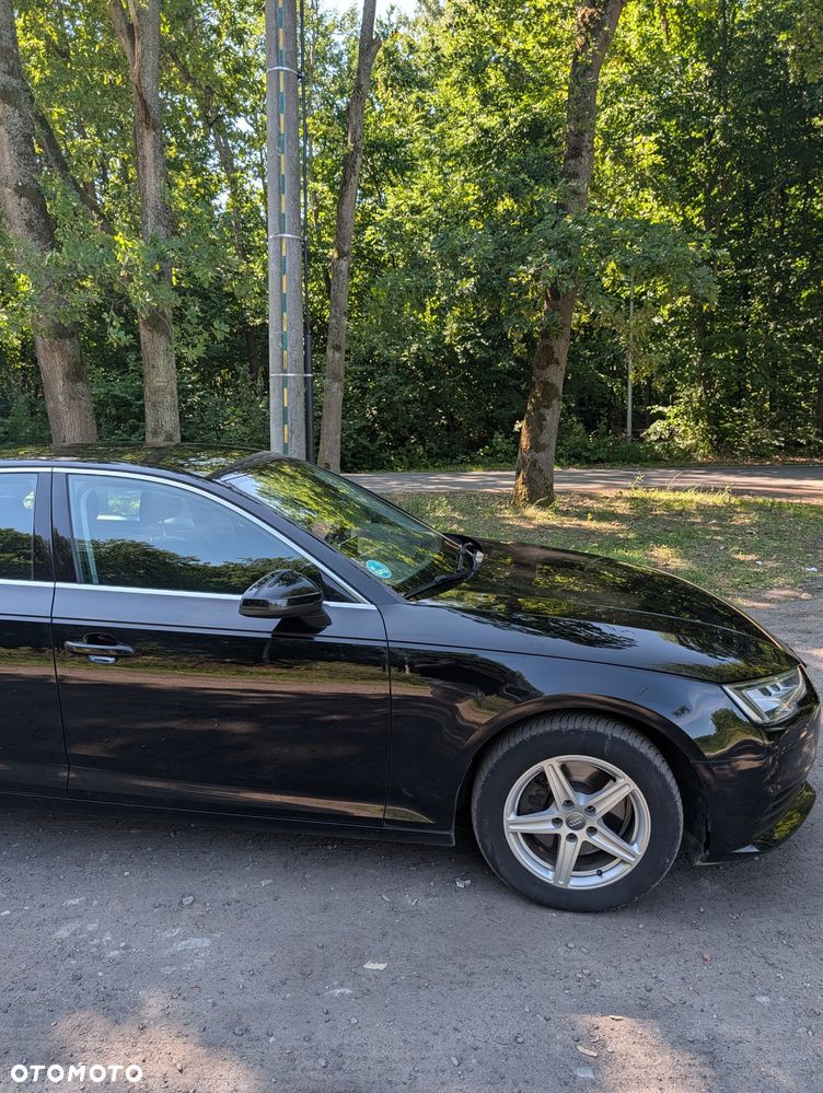Audi A4 Limousine - 4