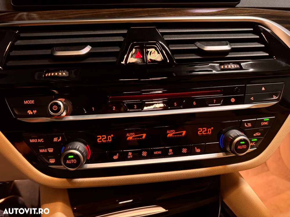 BMW Seria 5 530i Aut. - 12