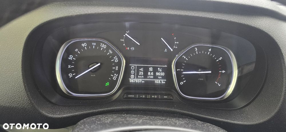 Opel Vivaro - 10