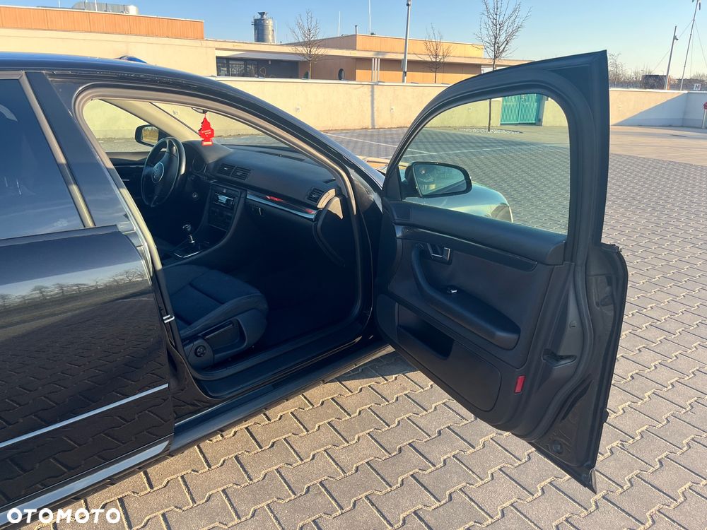 Audi A4 Limousine - 14