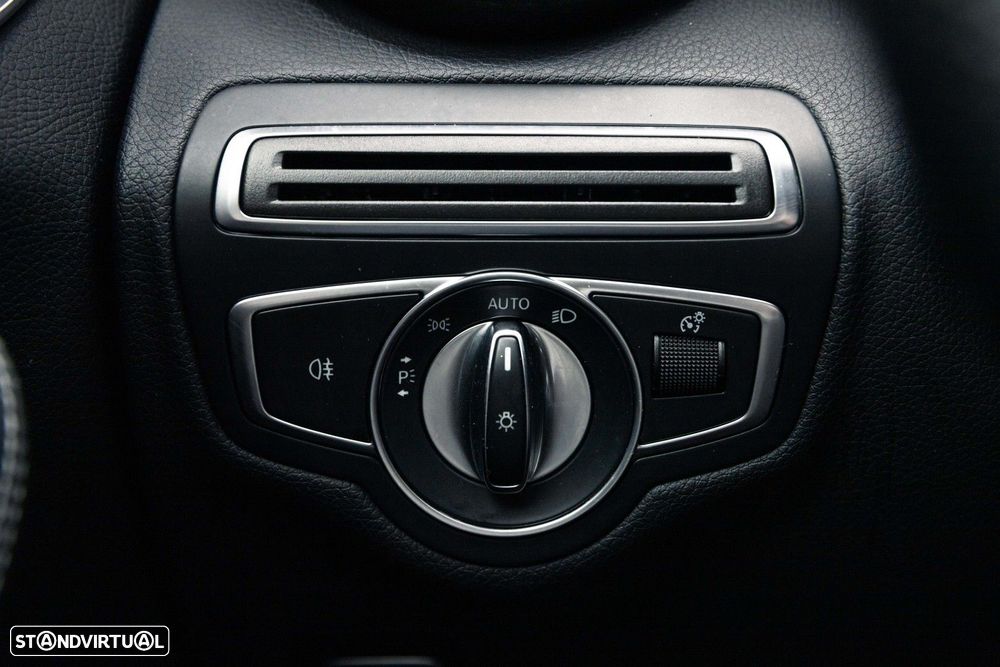 Mercedes-Benz C 300 e AMG Line - 37