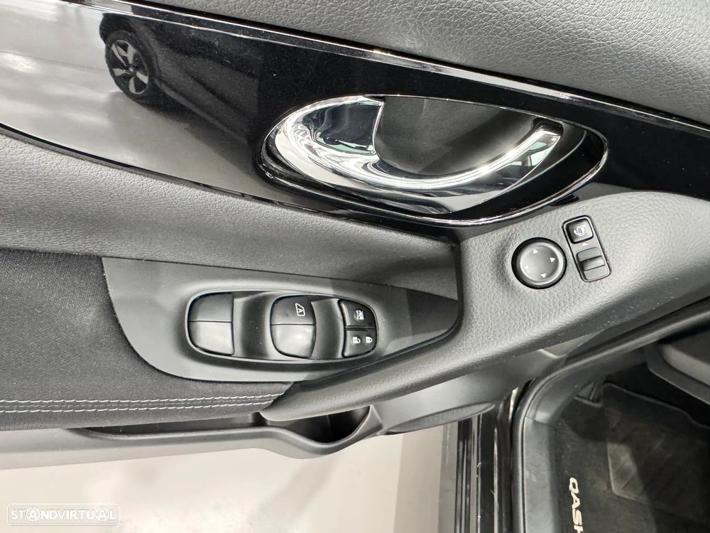 Nissan Qashqai 1.5 dCi N-Connecta 18 - 17
