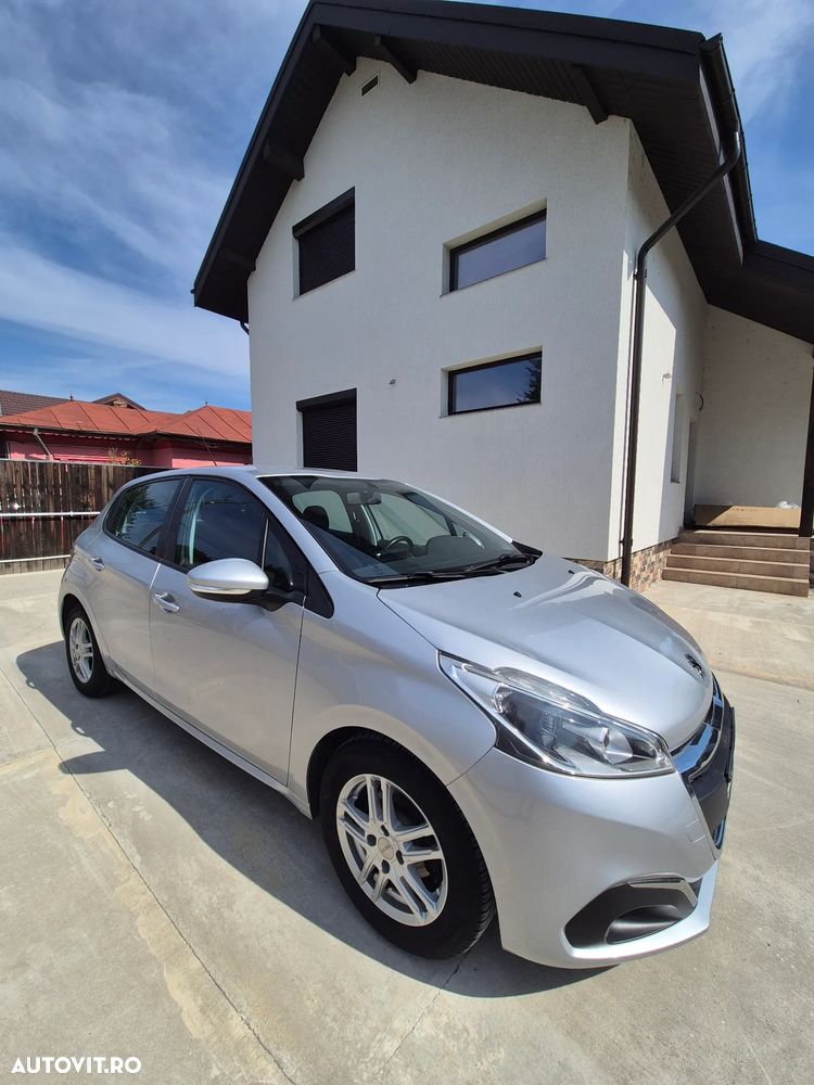 Peugeot 208 1.2 L PureTech Active - 6