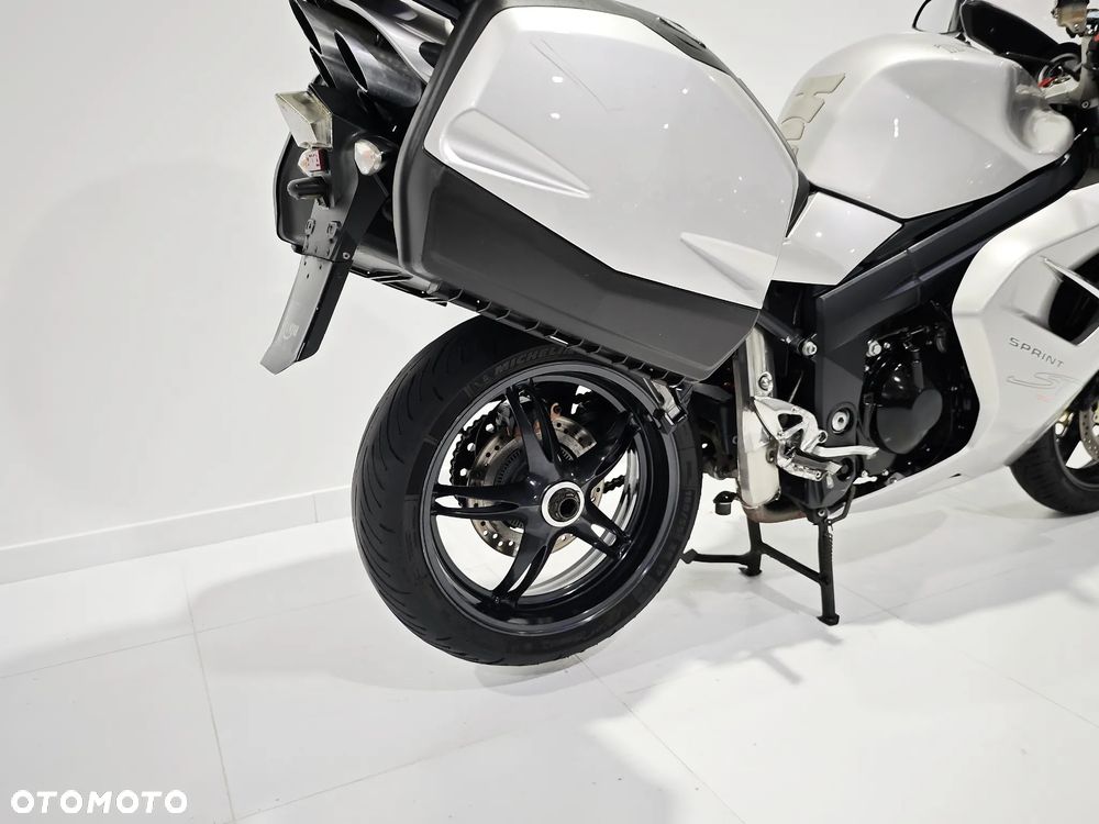 Triumph Sprint - 8