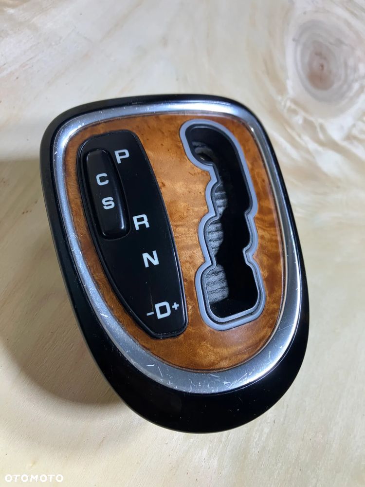 OSŁONA WYBIERAKA MERCEDES W220 LIFT SKRZYNI BIEGÓW GAŁKA OSŁONA MASKOWNICA ROLETKA A2202671988