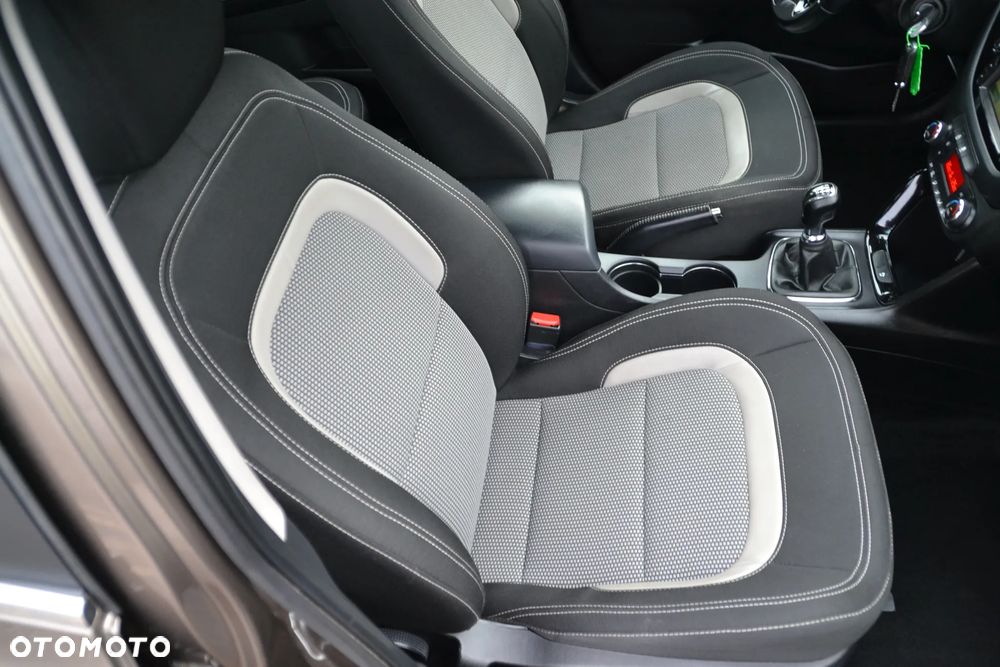 Kia Ceed 1.6 GDI Dream-Team Edition - 28