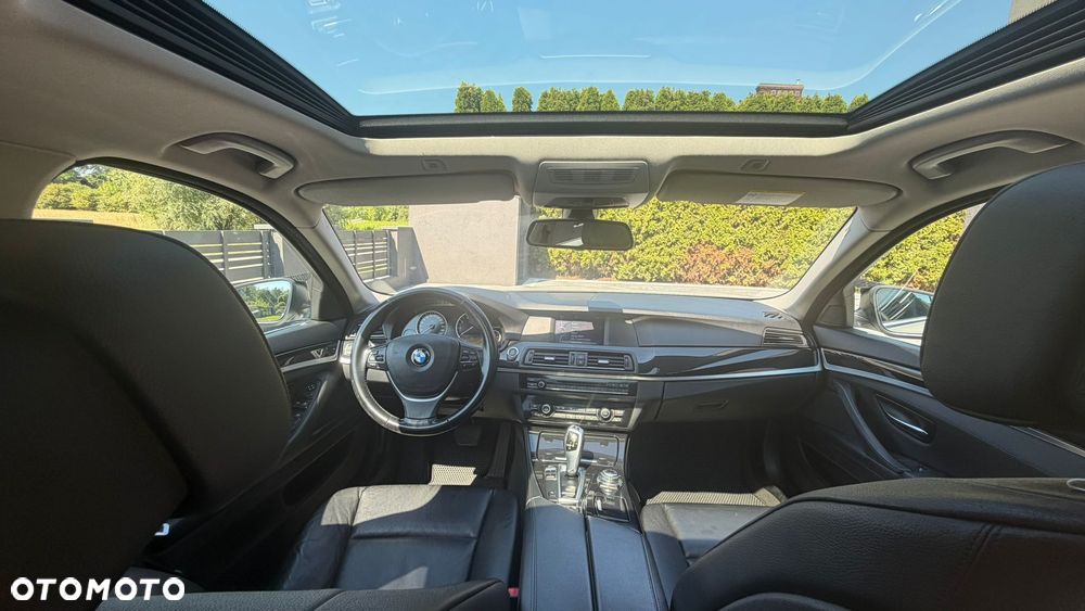 BMW Seria 5 520i - 11