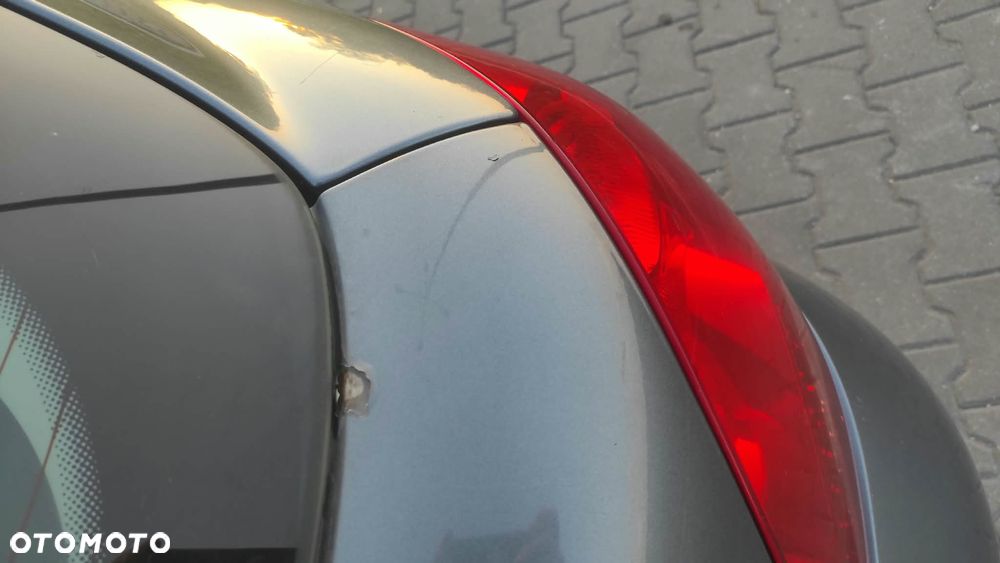 Peugeot 207 - 16