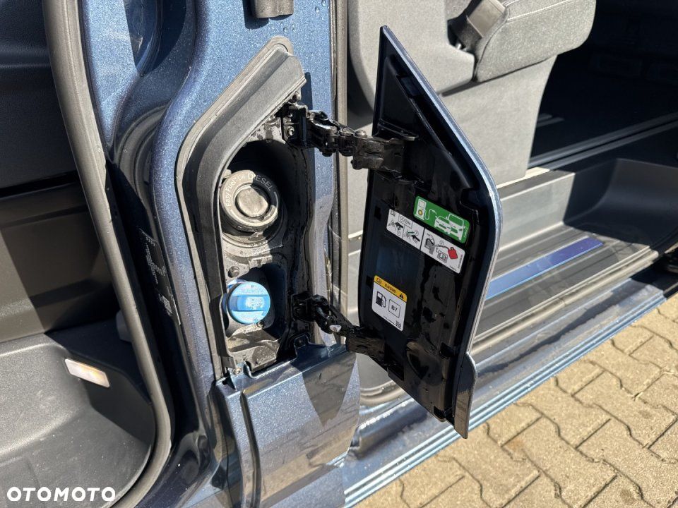 Ford Tourneo Custom - 24