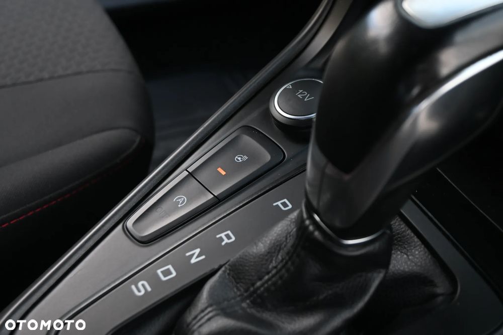 Ford Focus 1.5 EcoBoost Start-Stopp-System ST-LINE - 28