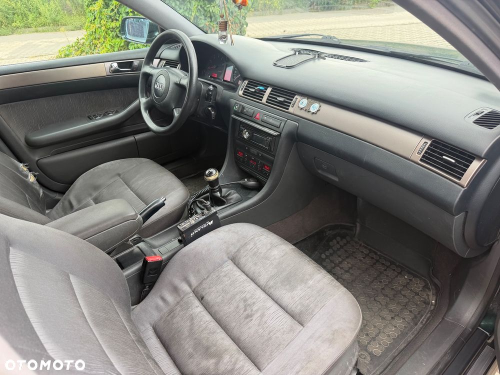 Audi A6 Limousine 2.4 - 15