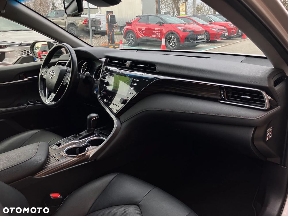 Toyota Camry - 19