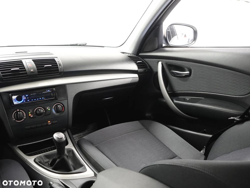BMW Seria 1 116i - 33