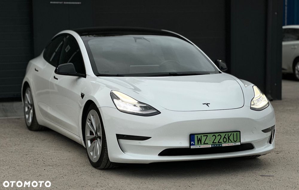 Tesla Model 3 - 10