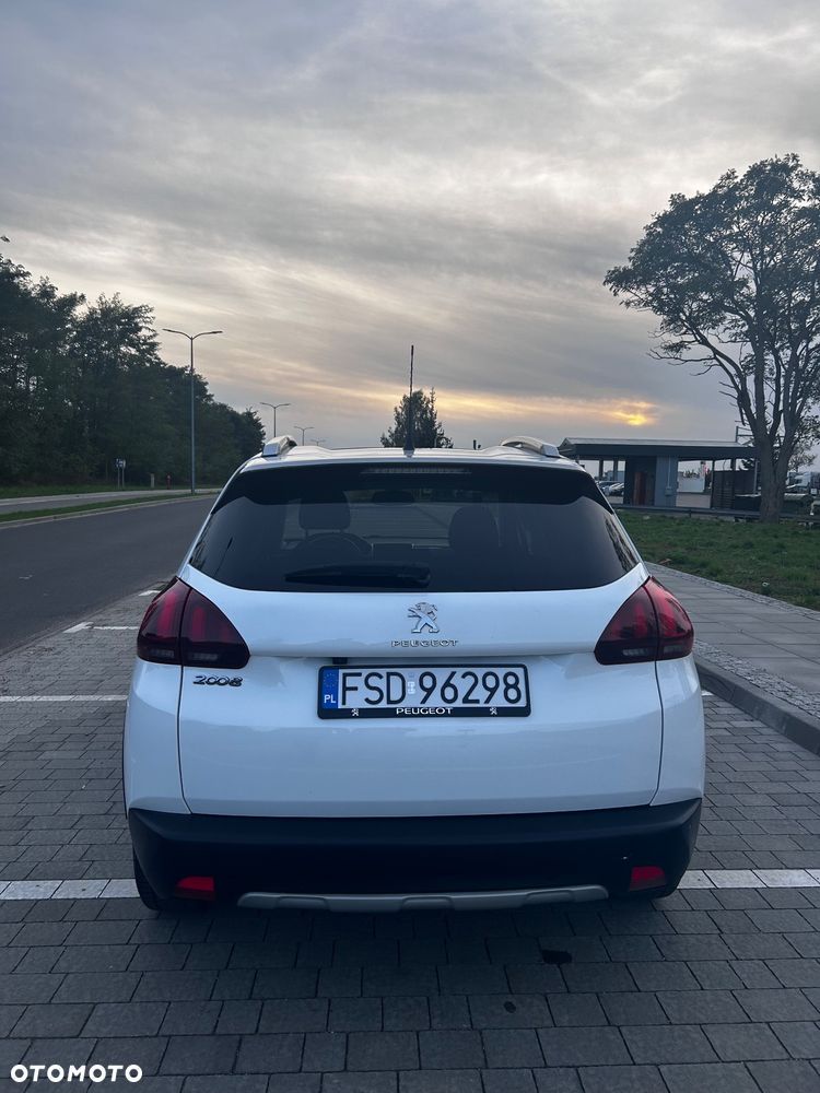 Peugeot 2008 Blue-HDi FAP 100 STOP & START Style - 6