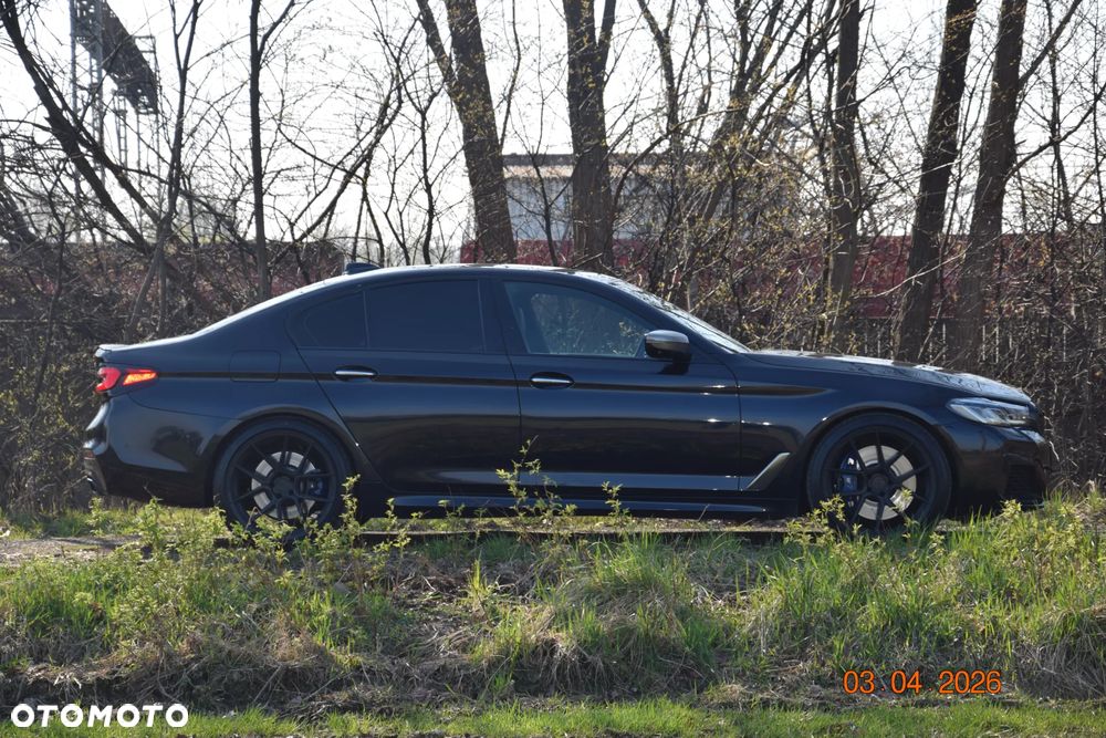 BMW Seria 5 M550i xDrive sport - 38