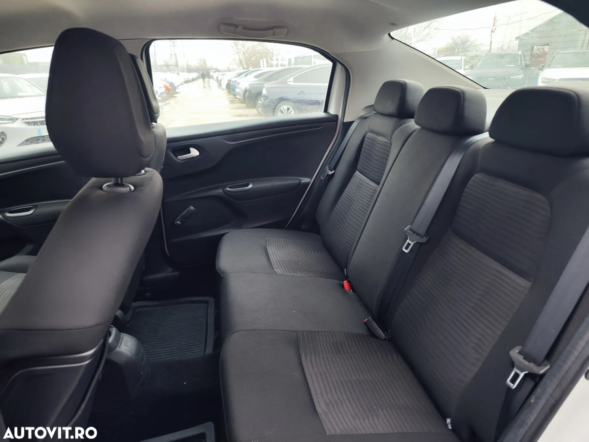 Peugeot 301 1.5 BlueHDI FAP Allure - 12