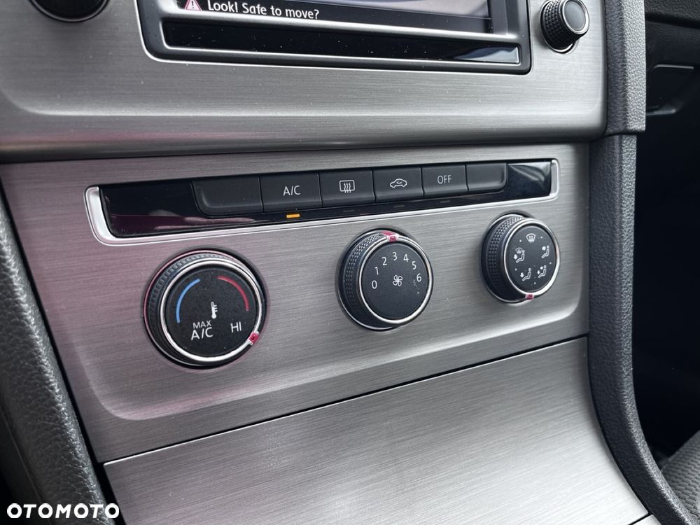 Volkswagen Golf - 9