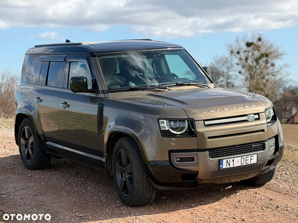 Land Rover Defender 110 D300 X-Dynamic SE - 5