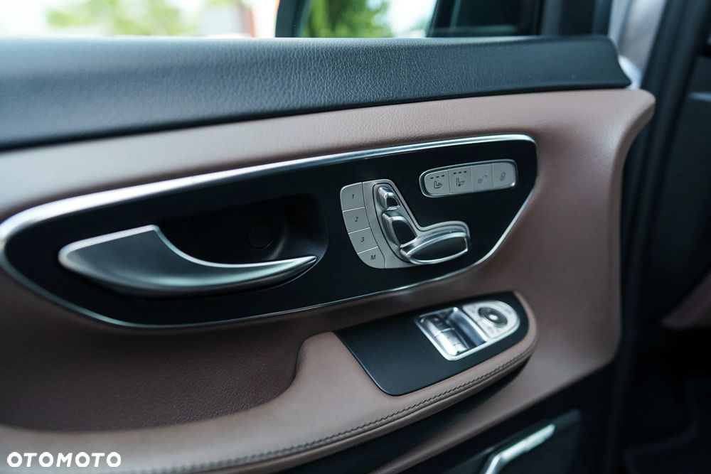 Mercedes-Benz Klasa V 300 d 9G-Tronic - 6