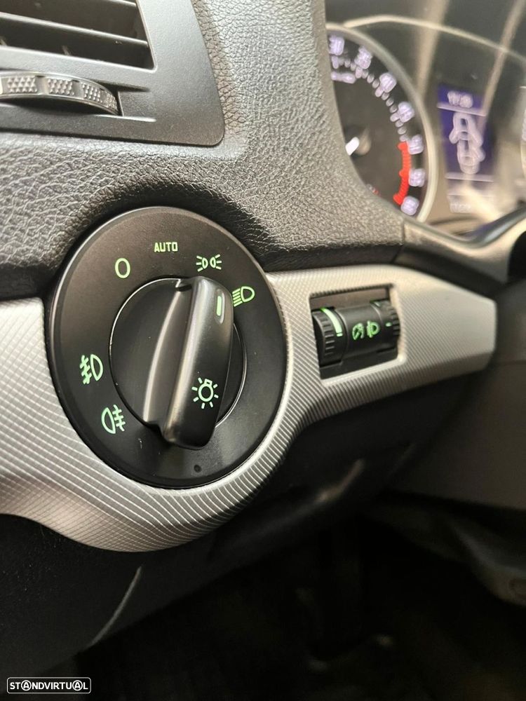 Skoda Octavia Break 2.0 TDI DPF 4x4 DSG Elegance - 14