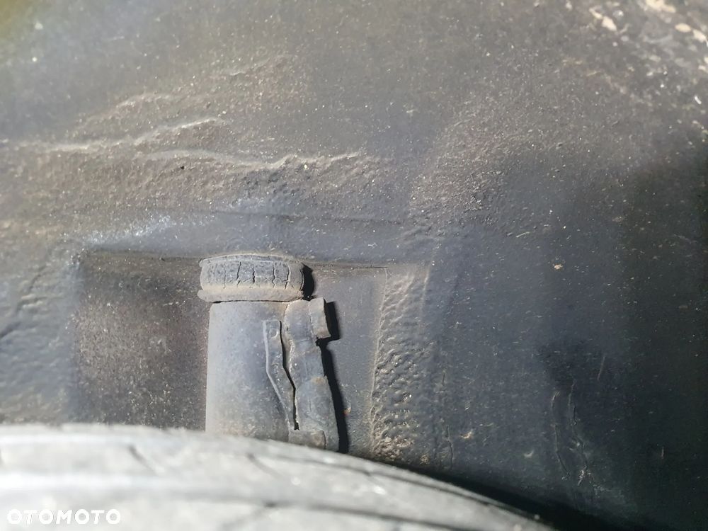 Mercedes-Benz Klasa E - 9