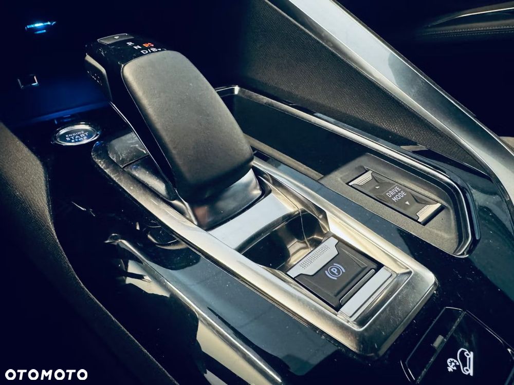Peugeot 3008 1.6 PureTech Hybrid4 PHEV GT S&S EAT8 - 19