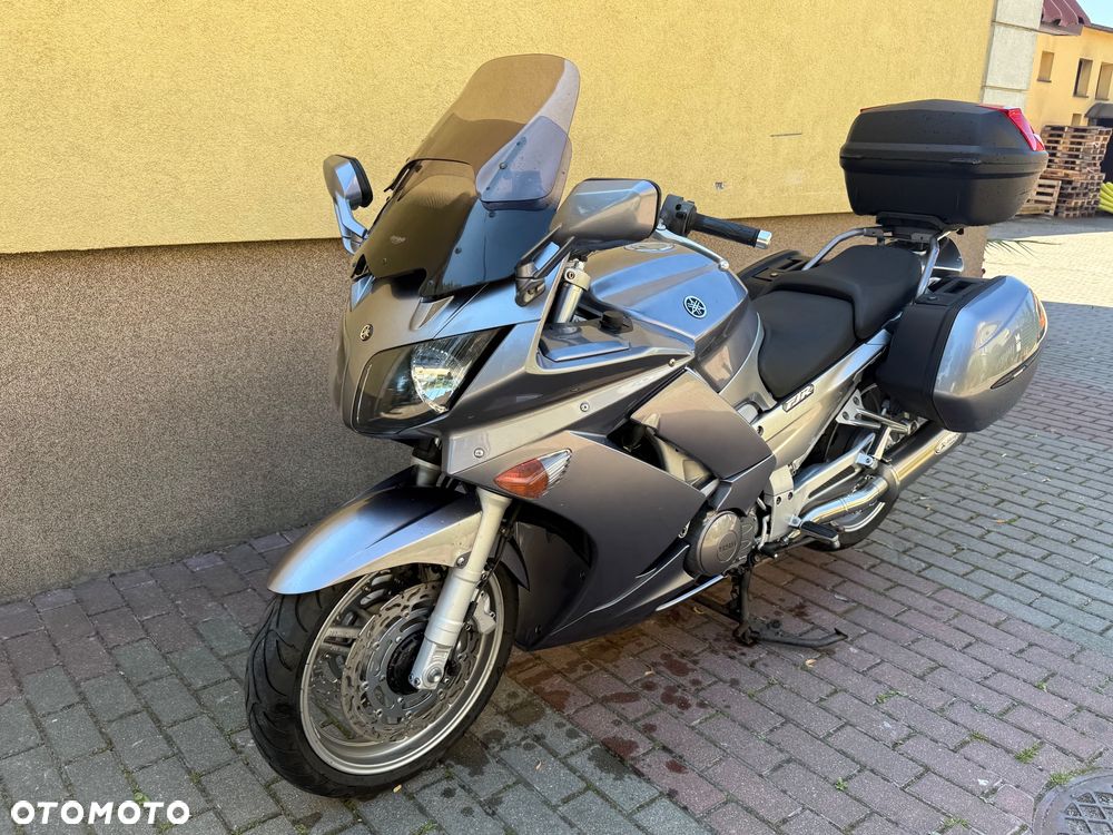 Yamaha FJR - 16