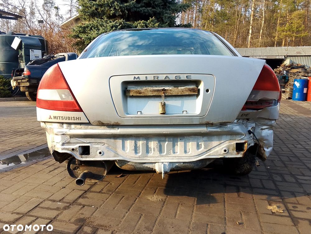 Mitsubishi Mirage CK2A Po Lift (99-03r.) 1.5 B 110KM. Silnik 4G15 Skrzynia F5M41 lakier A69 / A69A. Cały na części. GWARANCJA !!! Przód Tył Zestaw Komplet Drzwi Klapa Zderzak Błotnik Maska Grill Atrapa Szyba Pas Lampa Lusterko Boczki Fotel Kanapa Kokpit Deska Rozdzielcza Przełącznik Włącznik Sterownik Przewody Wiązka Instalacja Moduł Komputer Czujnik Listwa Pompa Alternator Wtryski Głowica Rozrusznik Kompresor Sprzęgło Dwumas Silnik Skrzynia ABS Klimatyzacji Paliwa Wspomagania Kolektor Turbina Przepustnica Zawór Chłodnica Koło Hak Belka Sanki Zawieszenie Mcpherson Półoś Amortyzator Wydech Tłumik Zacisk Most - 5