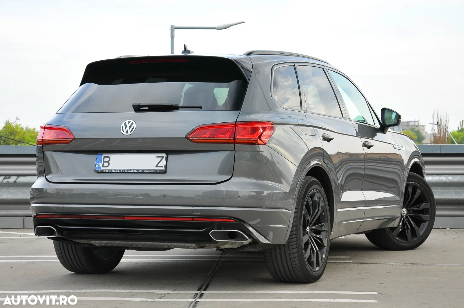Volkswagen Touareg V6 TDI 4MOTION R-Line - 11