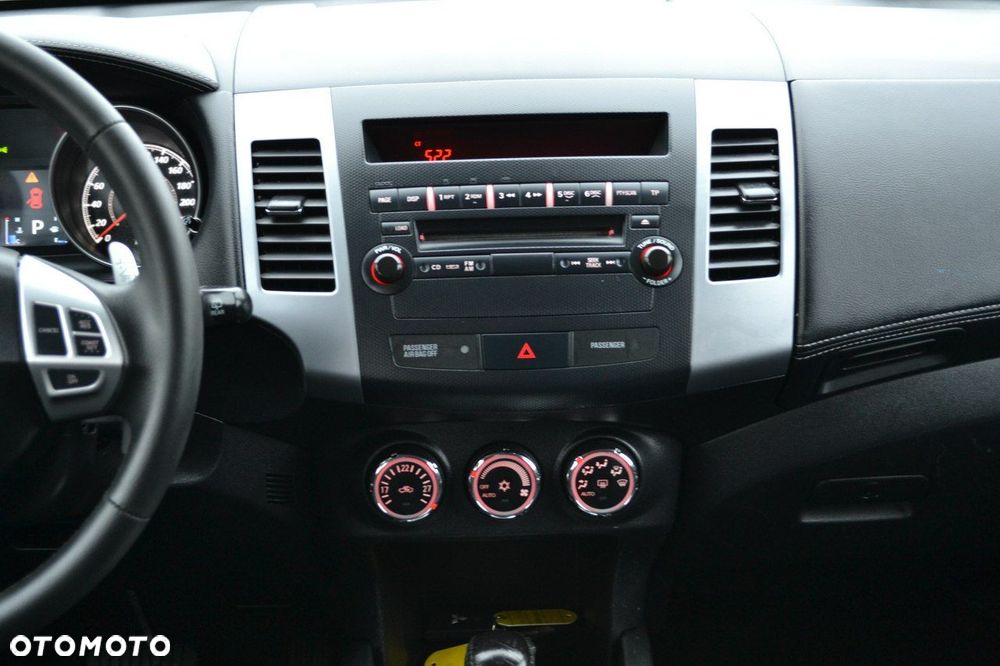 Mitsubishi Outlander 2.0 Intense 2WD CVT - 11